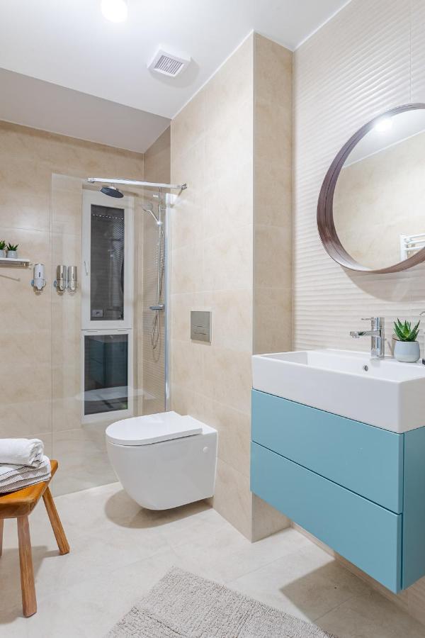 Il Lago - Turquoise - Cozy Luxurious Smart Home By The Lake Voluntari Esterno foto