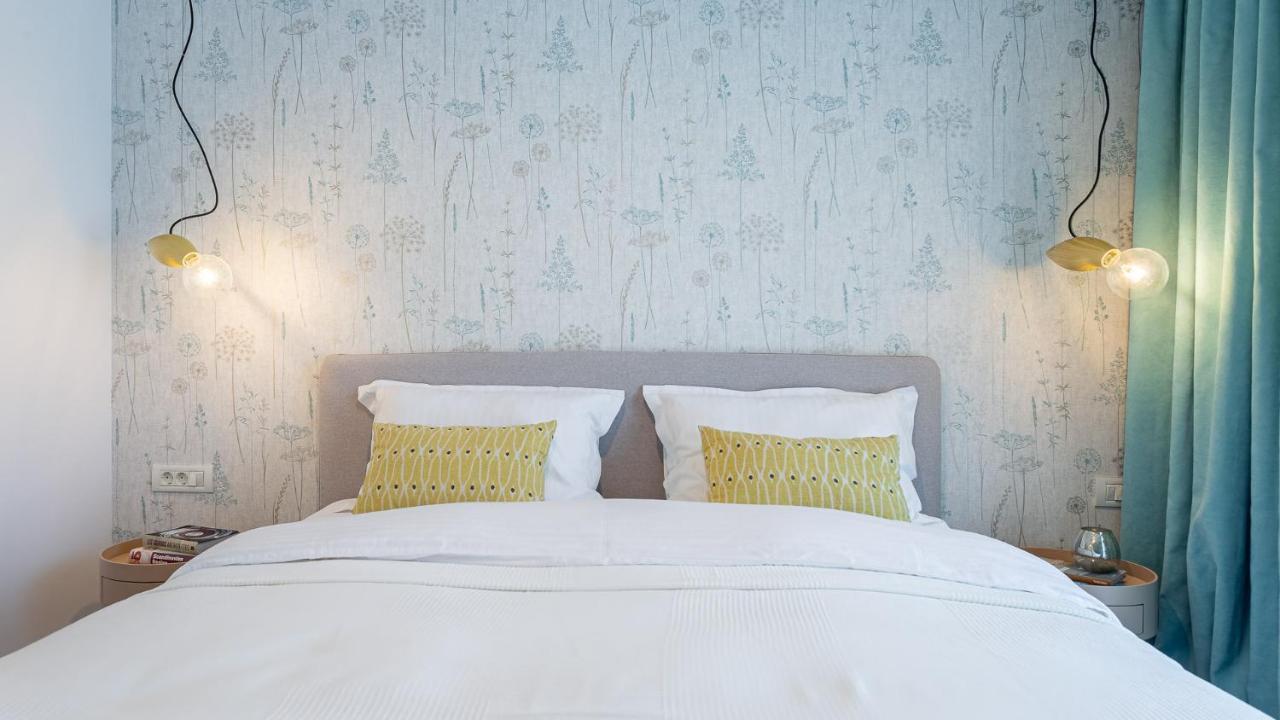 Il Lago - Turquoise - Cozy Luxurious Smart Home By The Lake Voluntari Esterno foto
